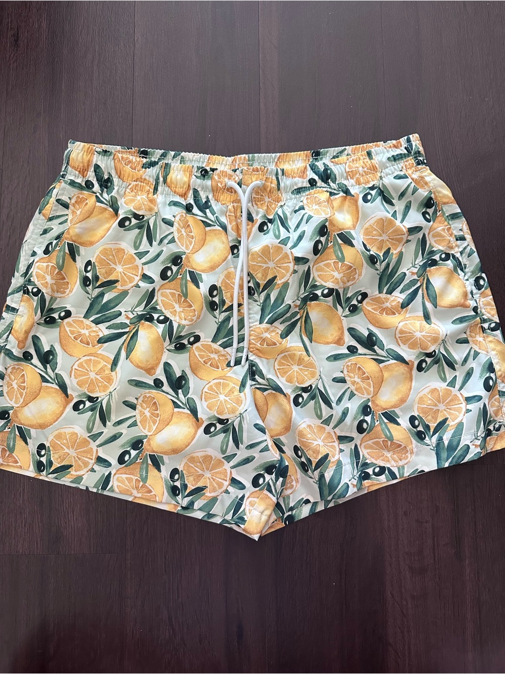 Abercrombie & Fitch men’s L Lemon Print Swim Trunks